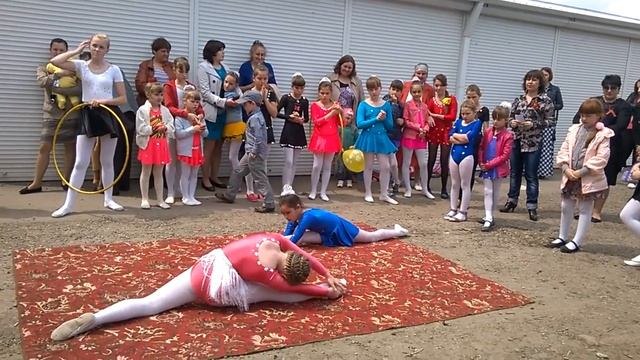 Пластический этюд. Фантизии участниц спортивной студии. смотреть онлайн