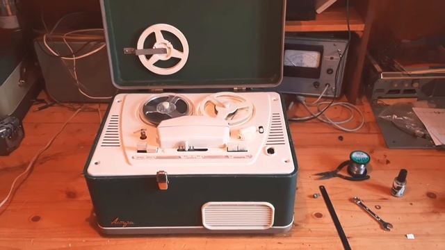 Ламповый магнитофон Астра. 1960 год. смотреть онлайн