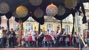 Танец на пасху