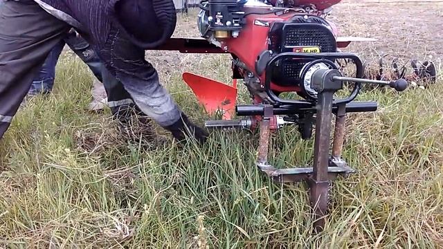 Домкрат для мотоблока. Как легко одному сменить фрезы на калеса! смотреть онлайн