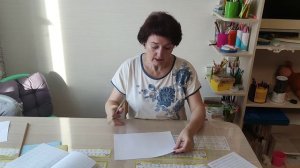 Как правильно сидеть за столом во время письма