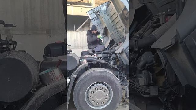 Замена Лобового Сальника На ДАФ 105 смотреть онлайн