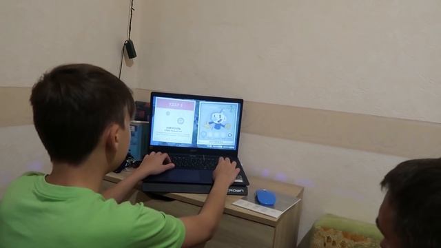 VLOG Готовлю мясо в кисло сладком соусе Мальчишки играют смотреть онлайн