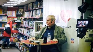 Михаил Веллер в магазине «Москва»