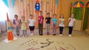 МДОУ "Детский сад №35 с.Караш" ЭВА песня "Мы- космонавты" 5-7 лет