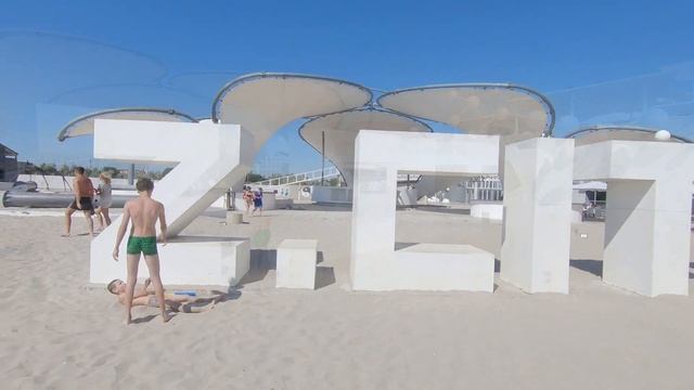 Западный Крым 2022. Поповка, пляж Z.CITY (Казантип) — что творится на популярном молодежном курорте смотреть онлайн