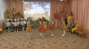 Танец белочек с орешками