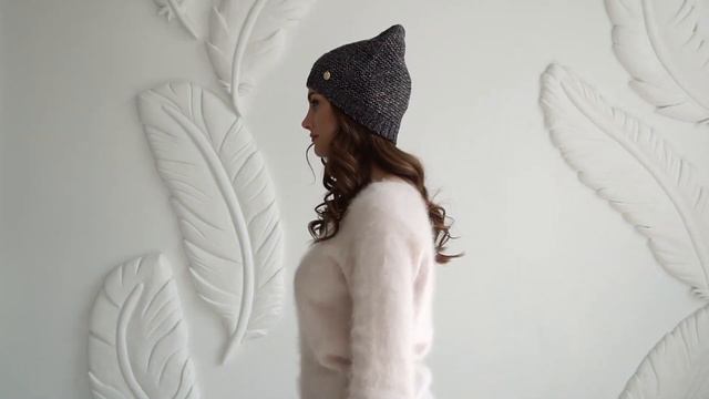 Женская шапка Mira Adriana. Артикул: 7.591-6 МА.R. смотреть онлайн