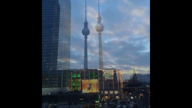 Mein Berlin - Der Alexanderplatz am Morgen смотреть онлайн