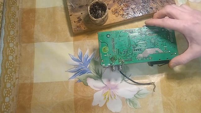 Выпаиваем разъём аудио-видео, гнездо rca x6, 2x3 смотреть онлайн