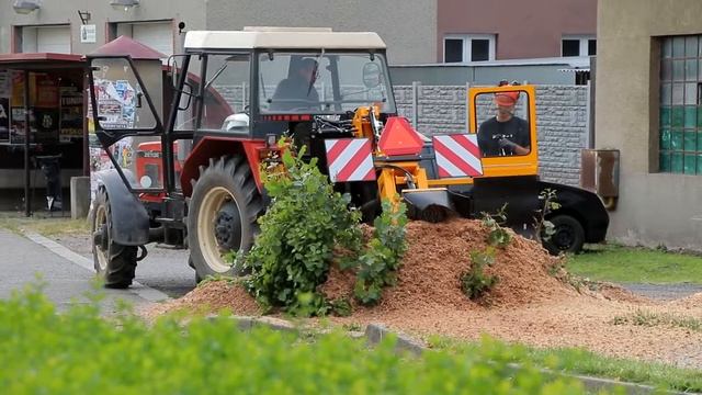 Навесной измельчитель пней LASKI FZ 560TM смотреть онлайн