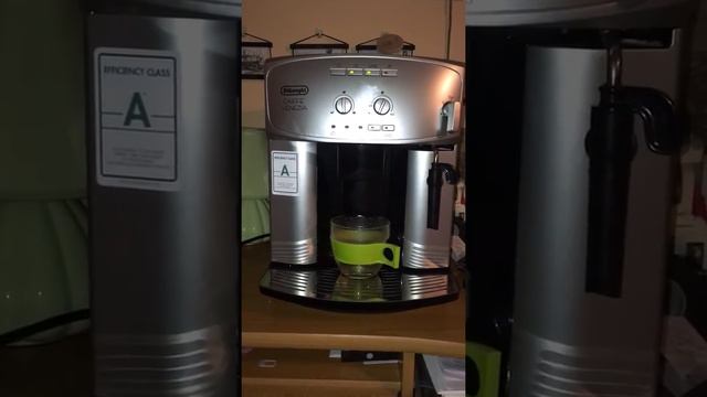 Ekspres ciśnieniowy De Longhi Esam 2200 Silver смотреть онлайн