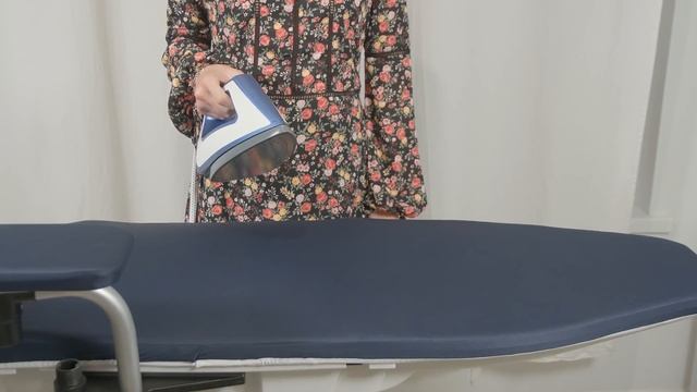 Обзор складной гладильной системы MIE Maxima: утюг, отпариватель для одежды и гладильная доска смотреть онлайн