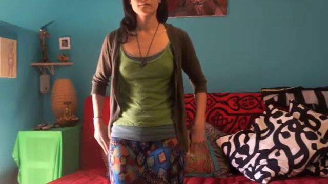 Day 4 of the 30 Day Qigong Challenge: Beating and Drumming of Qi--building your energy force смотреть онлайн