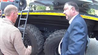 Кран Челябинец Серия Плюс презентован в Хабаровске.mp4 смотреть онлайн