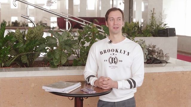 "Знакомьтесь, Андрей Логвинов". Новый видео-проект канала об артистах театра смотреть онлайн