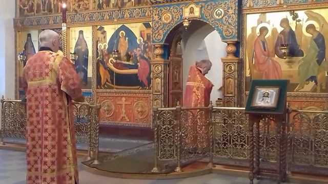 Вход с Евангелием. Антипасха. Марфо-Мариинский женский монастырь смотреть онлайн