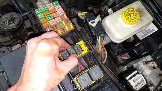 2006 Jeep Grand Cherokee AC Relay & Fuse, Blower Motor Relay & Fuse Location смотреть онлайн