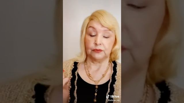 Лифтинг. Лайфхаки с косметикой и одеждой. смотреть онлайн