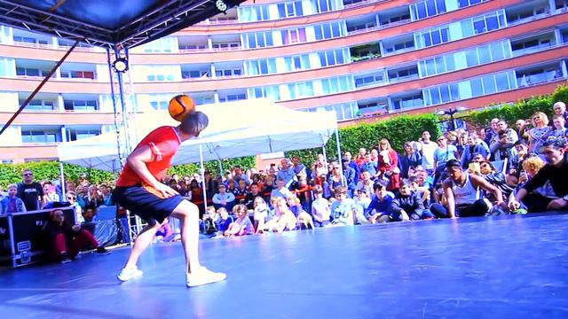 Arvid Andersson - Football Freestyle смотреть онлайн
