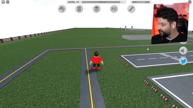 I Built a CARGO AIRPORT in Roblox Itty Bitty Airport смотреть онлайн
