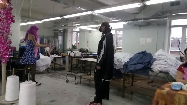 Новогодняя сценка на работе. Дурачимся. смотреть онлайн