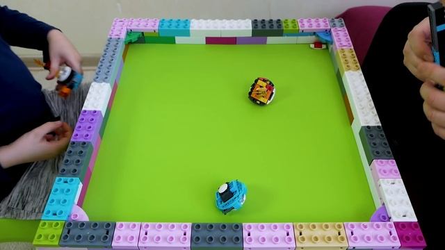 Бейблэйд Берст Новые волчки Лего против Satomb S3 Игра сын против папы Beyblade Burst Lego смотреть онлайн