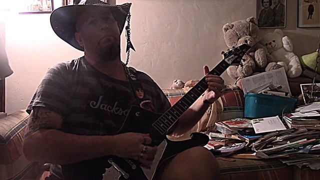 Paul Stanley Ibanez Iceman with EMG's .I have too many guitars ! смотреть онлайн