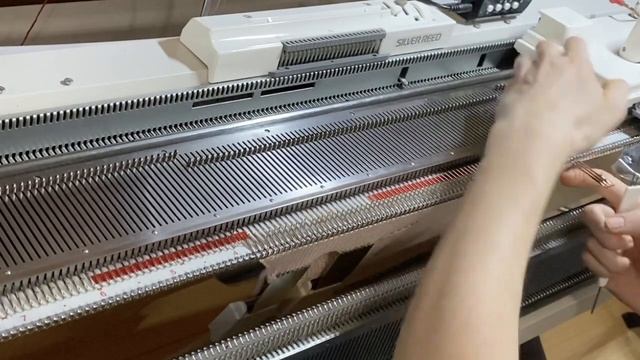 Носки на вязальной машинке Silver Reed смотреть онлайн