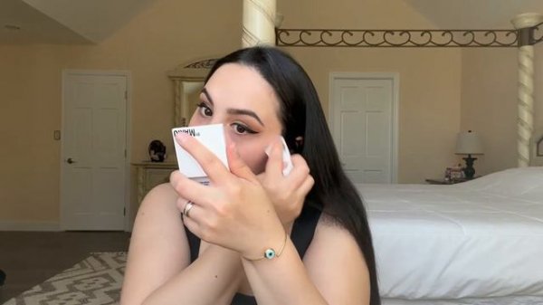 I’M BACK! My Favorite Products For A Glowy Glam Makeup Look