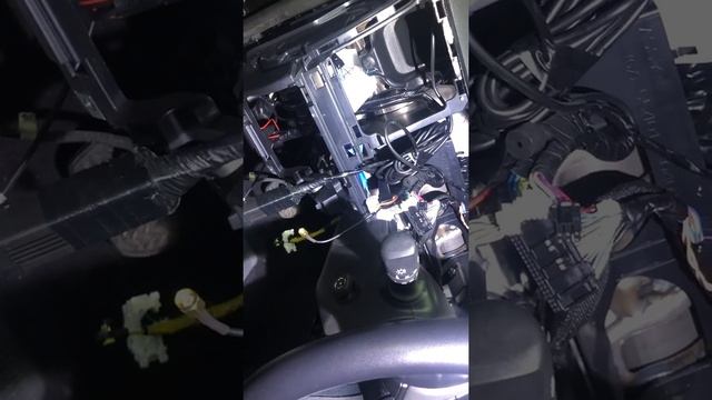 Toyota Land Cruiser XI J200 смотреть онлайн