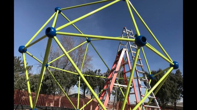 Presenting Berliner Spaceball - Perfect School Playground Equipment смотреть онлайн