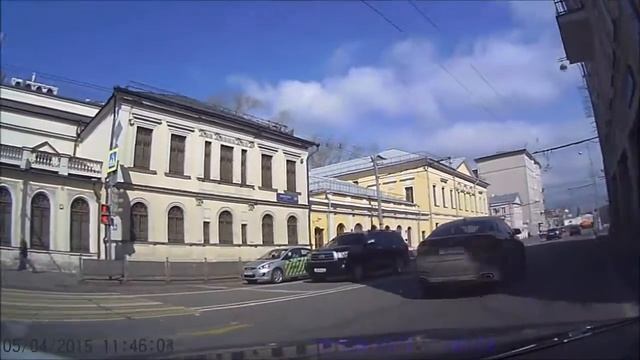 Мото кортеж, который едет сам посебе. смотреть онлайн