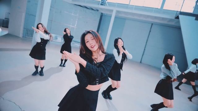 tripleS(트리플에스) ‘New Look’ Official Dance смотреть онлайн