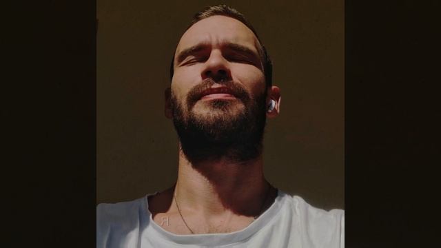 Не последний летний день. Стих о мотивации жить. Озвучка: Алексей Мельхер смотреть онлайн