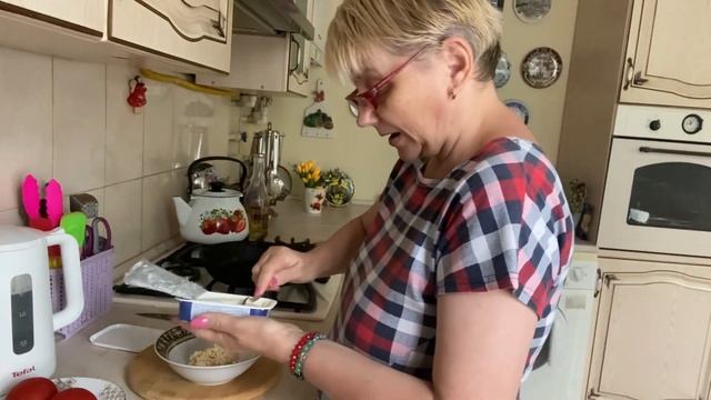 На обед решила сделать закуску из синих ‘Баклажановые роллы ‘…. смотреть онлайн