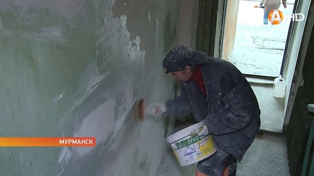 Текущий ремонт идёт полным ходом – специалисты «Севжилсервиса» ремонтируют подъезды домов смотреть онлайн