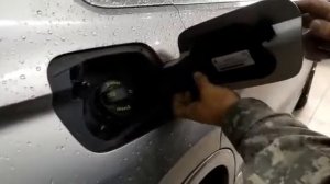 Как снять лючок на VW Tiguan для подбора