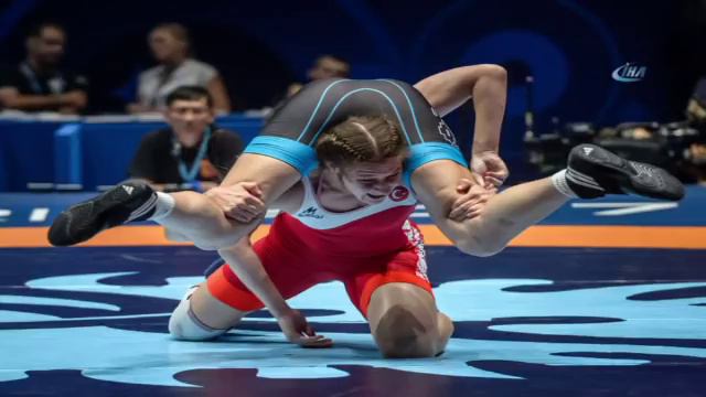 Yasemin Adar’dan Tarihte Bir İlk ! смотреть онлайн