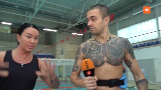 Водные виды спорта во всей красе: ледяное купание, аквааэробика и русская баня смотреть онлайн