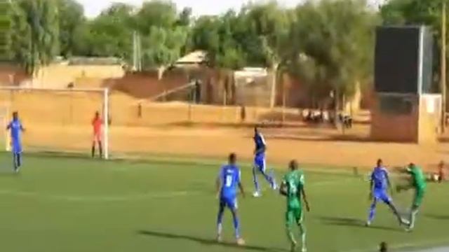 Le géant défenseur ivoirien смотреть онлайн