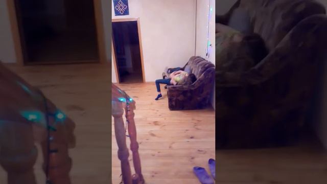 Меня щекочут!!!!!!!!!!!! смотреть онлайн