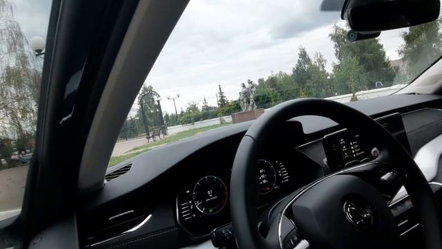 Skoda A8: Показываю Машину "Старому" Шкодаводу (2023) смотреть онлайн