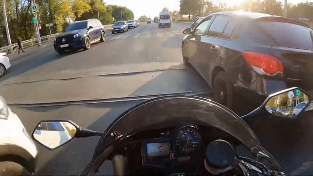 Проехала 300км чтобы искупаться в фонтане | Липецк - закрытие мотосезона 2023 смотреть онлайн