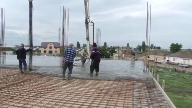 Заливка монолита в мечети с Сивух смотреть онлайн