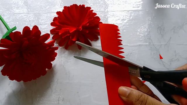 Beautiful Dahlia flowers with stem and leaves with plain colour paper ~ Jassea Craftee смотреть онлайн