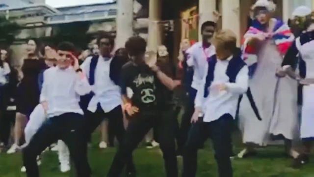 Oxford Resi смотреть онлайн