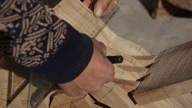 a whole piece of wood to make a stool, the design is too clever смотреть онлайн