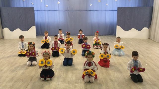 Хор рук "Квіткова галявина" муз.кер. Цілик Л.В. смотреть онлайн