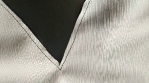 Обработка V-образной горловины.